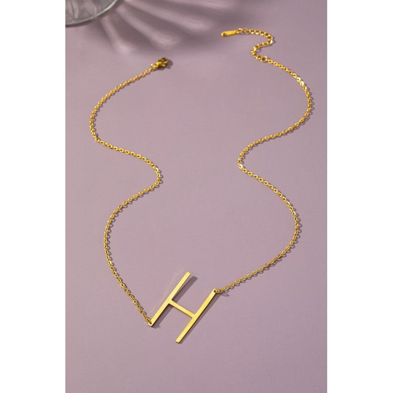 Initial pendant necklace