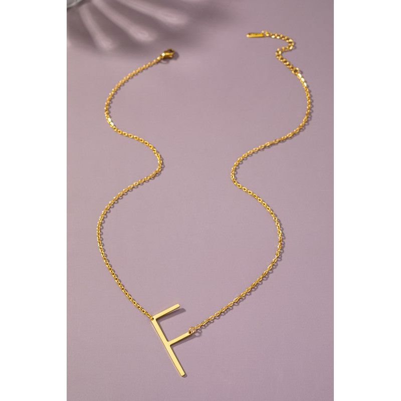 Initial pendant necklace