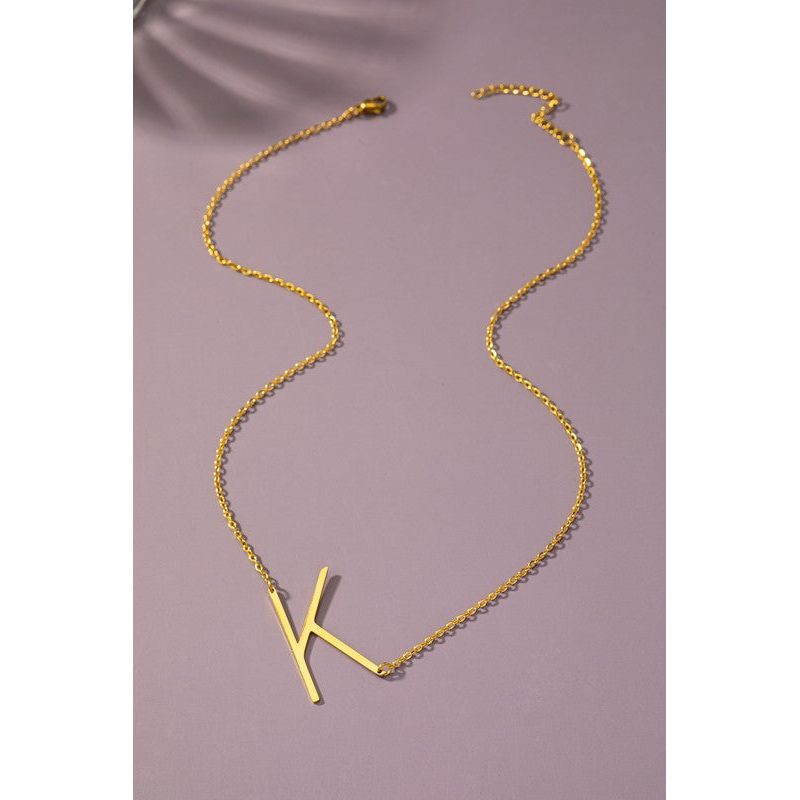 Initial pendant necklace